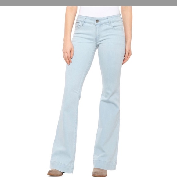 J Brand Denim - HOST PICK 🎉JBRAND NWT LOVESTORY FLARE JEANS 27👖